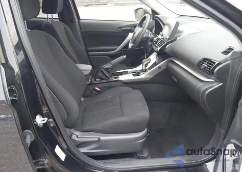 2022 Mitsubishi Eclipse Cross Le S-Awc z USA, uszkodzony, nr VIN JA4ATVAAXNZ028627